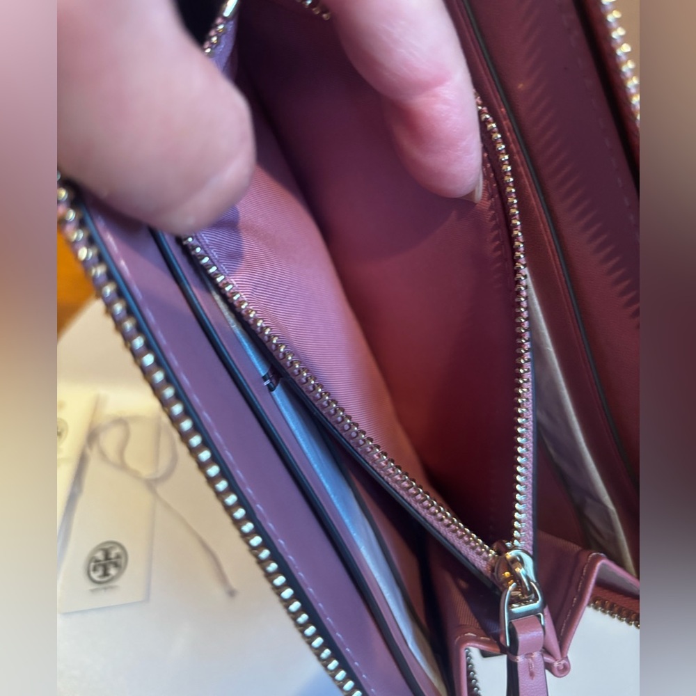 Tory Burch Emerson Patent Wristlet Zip Continental Wallet-DUSTBAG included. NWT - Picture 6 of 7